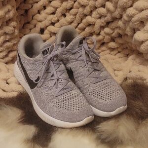 Nike Women's Knit Gray Running Shoes